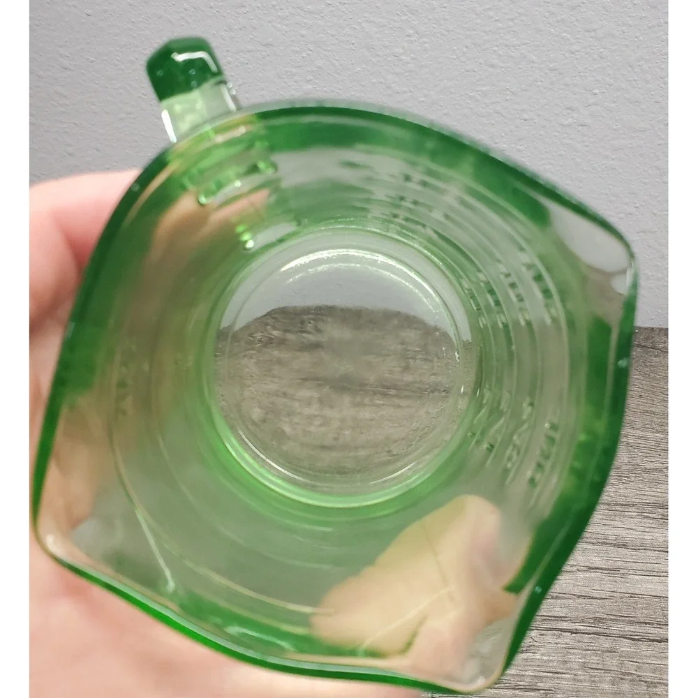 VTG 1930s Uranium Glass 3 Spout Measuring Cup Kelloggs Hazel Atlas‎ Glows EUC